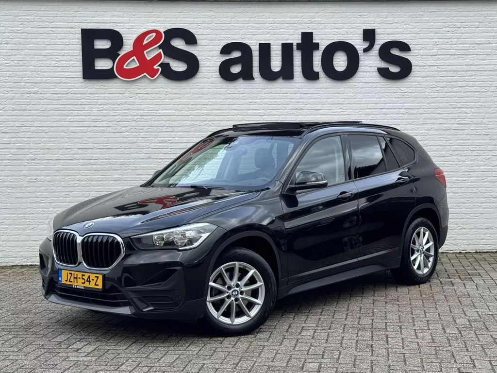 BMW X1 sDrive 1.8i High Executive Head Up display Climate Cruise Pano Leer Navi PDC voor en achter