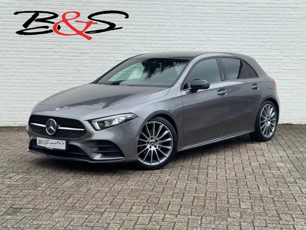 Mercedes-Benz A-klasse 200 AMG Sfeer Camera Clima Navi Stoelverwarming 19"Multispoke velgen Sportonderstel