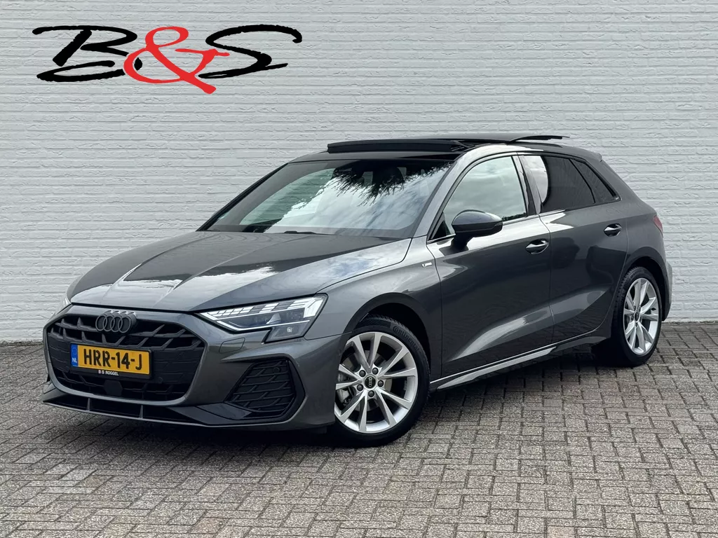 Audi A3 SPORTBACK 30 TFSI S-Line edition Automaat Achteruitrijcamera Navi Carplay All-Seasonbanden Clima S-line binnen en buiten