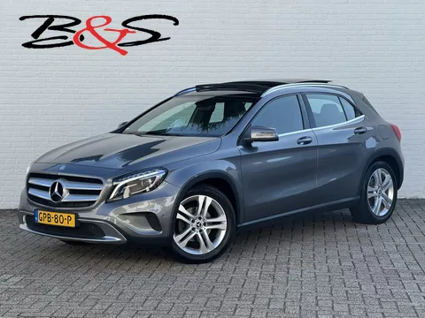 Mercedes-Benz GLA-klasse 200 Edition Trekhaak All-Season Banden Panorama dak Automaat Cruise Clima Led verlichting