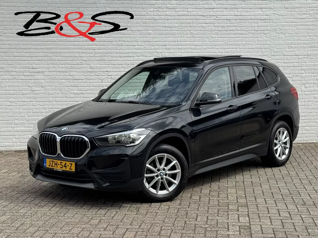 BMW X1 SDrive 1.8i High Executive Head Up display Climate Cruise Pano Leer Navi PDC voor en achter