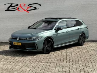 Volkswagen Passat Variant 1.5 eTSI R-Line Panorama Massage stoelen Sfeer verlichting All season banden Bomvolle uitvoering