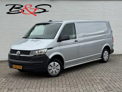 Volkswagen Transporter 2.0 TDI L2H1 28 Highline Trekhaak 3 Zits Pdc v+a Navigatie Cruise Lat om Lat